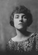 Jones, Kemp, Mrs., portrait photograph, 1917 Nov. 1. Creator: Arnold Genthe.