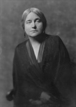 Kauser, Alice, Miss, portrait photograph, 1916. Creator: Arnold Genthe.