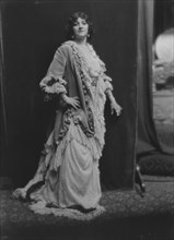 Keane, Doris, Miss, portrait photograph, 1913 Mar. 2. Creator: Arnold Genthe.