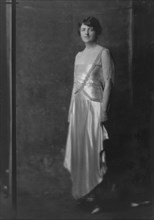 Kelly, C.F., Mrs., portrait photograph, 1917. Creator: Arnold Genthe.