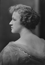 Keyes, Adelaide, Miss, portrait photograph, 1916 Feb. 10. Creator: Arnold Genthe.