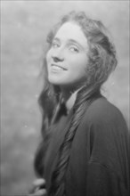 Kingdon, Elsie, Miss, portrait photograph, 1915 Sept. 22. Creator: Arnold Genthe.