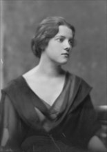 Korbel, Mario, Mrs., portrait photograph, 1917 June 9. Creator: Arnold Genthe.