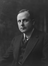 Longwill, W.B., Mr., portrait photograph, between 1916 and 1925. Creator: Arnold Genthe.