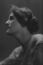 Loos, Helen, Miss, portrait photograph, 1914 Mar. 6. Creator: Arnold Genthe.