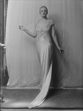 Lucille, portrait photograph, 1917 Aug. 15. Creator: Arnold Genthe.