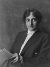 Mahoney, William, Mrs., portrait photograph, 1916. Creator: Arnold Genthe.