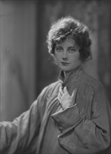 Marsh, Miss, portrait photograph, 1916. Creator: Arnold Genthe.