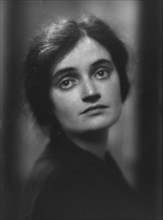 Martin, Hazel, Miss, portrait photograph, 1914 Apr. 14. Creator: Arnold Genthe.
