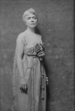 Marwick, James, Mrs., portrait photograph, 1916 Jan. 5 or Jan. 6. Creator: Arnold Genthe.