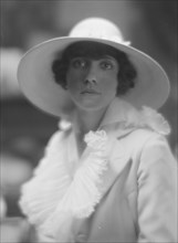 McCallum, S.M., Mrs., portrait photograph, 1916. Creator: Arnold Genthe.