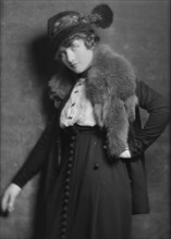 McMahon, Helen, Miss, or Dorothy McMahon, portrait photograph, between 1913 and 1915. Creator: Arnold Genthe.