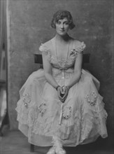 Melville, Mrs., portrait photograph, 1916. Creator: Arnold Genthe.
