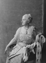 Meyer, C.F., Mrs., portrait photograph, 1916. Creator: Arnold Genthe.