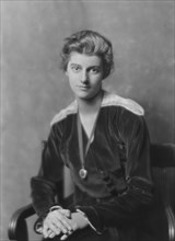 Meyer, Louise, Miss, portrait photograph, 1916. Creator: Arnold Genthe.