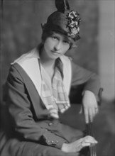 Millay, Edna St. Vincent, Miss, portrait photograph, not before 1914. Creator: Arnold Genthe.