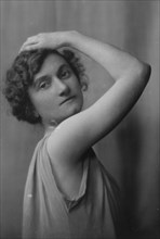 Morgan, Marion, Miss, portrait photograph, 1917 June 5. Creator: Arnold Genthe.