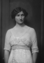 Morganthau, Ruth, portrait photograph, 1912 Nov. 20. Creator: Arnold Genthe.