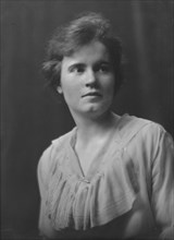 Morse, Anna, Miss, portrait photograph, 1917 Apr. 30. Creator: Arnold Genthe.