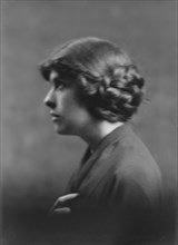 Nash, Florence, Miss, portrait photograph, 1917 Oct. 9. Creator: Arnold Genthe.