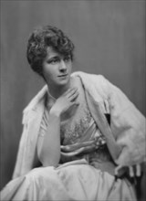 Passett, Miss, portrait photograph, 1917 Apr. 28. Creator: Arnold Genthe.