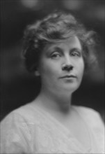 Powellson, Miss, portrait photograph, 1914 Apr. 20. Creator: Arnold Genthe.