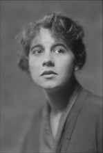 Quinn, Miss, friend of, portrait photograph, 1915. Creator: Arnold Genthe.
