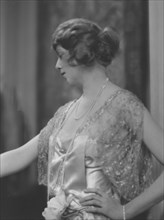 Rennard, D., Miss, portrait photograph, 1916. Creator: Arnold Genthe.