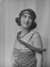 Ricardo, Bessie, Miss, portrait photograph, not before 1917. Creator: Arnold Genthe.