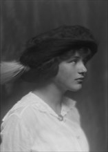 Rice, Loly, Miss, portrait photograph, 1913. Creator: Arnold Genthe.