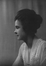 Rose, Miss, portrait photograph, 1917 Apr. 30. Creator: Arnold Genthe.