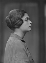 Samuels, Miss, portrait photograph, 1917 Feb. 24. Creator: Arnold Genthe.