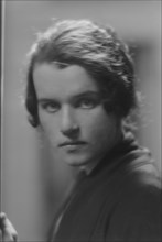 Sargent, Margaret, Miss, portrait photograph, 1915 Oct. 12. Creator: Arnold Genthe.