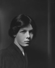 Skinner, Cornelia Otis, Miss, portrait photograph, 1913 Sept. 4. Creator: Arnold Genthe.