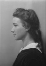 Steurer, Anita, Miss, portrait photograph, 1915 Mar. Creator: Arnold Genthe.