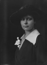 Sweeney, Miss, portrait photograph, 1916. Creator: Arnold Genthe.