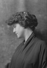 Talmadge, Laurene, Miss, portrait photograph, 1914 Apr. 11. Creator: Arnold Genthe.
