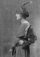 Troutman, Ivy, Miss, portrait photograph, 1914 July 16. Creator: Arnold Genthe.