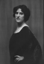 Weiman, Rita, Miss, portrait photograph, 1913. Creator: Arnold Genthe.