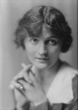 Woodruff, Eleanor, Miss, portrait photograph, 1914. Creator: Arnold Genthe.
