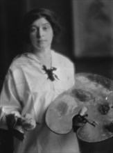 Nash, Miss (Guinness), portrait photograph, 1913 July 16. Creator: Arnold Genthe.