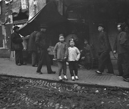 Two sheenies, Chinatown, San Francisco, between 1896 and 1906. Creator: Arnold Genthe.