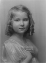 Emerson, Lillian, Miss, portrait photograph, between 1914 and 1919. Creator: Arnold Genthe.