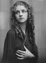 Isadora Duncan dancer, portrait photograph, between 1915 and 1923. Creator: Arnold Genthe.
