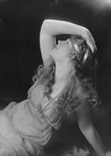 Miss Marion Davies, portrait photograph, 1919 June 14. Creator: Arnold Genthe.