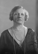 Dr. Alma Arnold, portrait photograph, 1927 Feb. 3. Creator: Arnold Genthe.