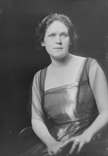 Mrs. E.L. Ashton, portrait photograph, 1918 Nov. 12. Creator: Arnold Genthe.