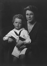 Mrs. Willard Baldwin and child, portrait photograph, 1930 May 5. Creator: Arnold Genthe.