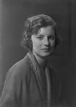 Miss Majorie [sic] Bentley, portrait photograph, 1918 Sept. 10 or 12. Creator: Arnold Genthe.