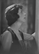 Miss Boyd, portrait photograph, 1918 Nov. 16. Creator: Arnold Genthe.